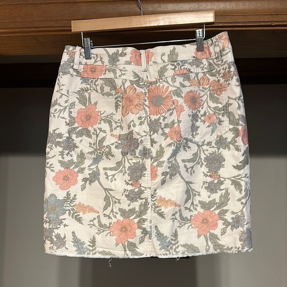 Floral Print Charlie B Women's Skirt w/ Built in Shorts - Picture 3 of 5
